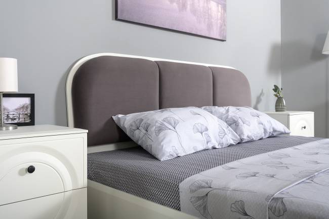 Кровать с мякгой спинкой Валенсия 11.36.02 цвет белый шагрень