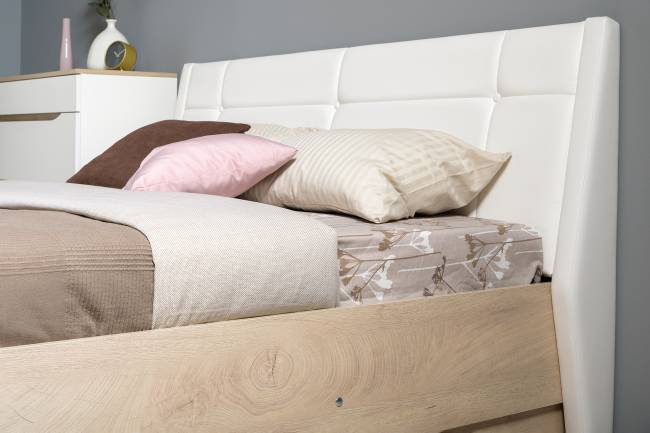 Муссон Кровать 1600 с подъёмным механизмом с тумбой TV 13.276 и зеркалом СВК цвет белый/чёрный/дуб эндгрейн элегантный/кожзам белый